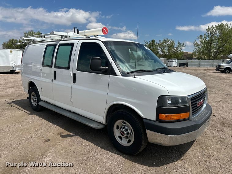 image for item YA3201 2016 GMC Savana G2500 van