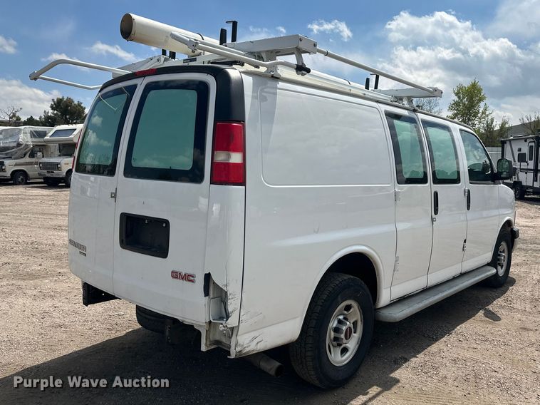 image for item YA3201 2016 GMC Savana G2500 van