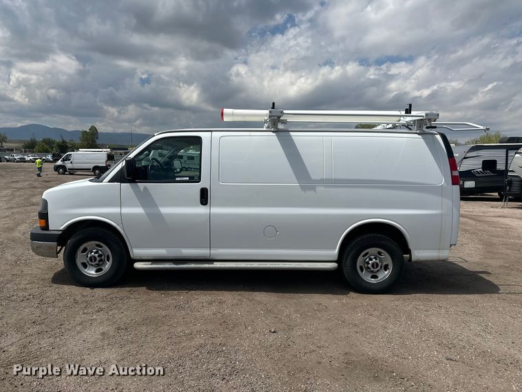 image for item YA3201 2016 GMC Savana G2500 van
