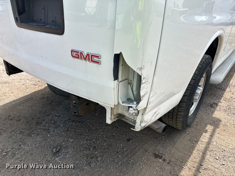 image for item YA3201 2016 GMC Savana G2500 van