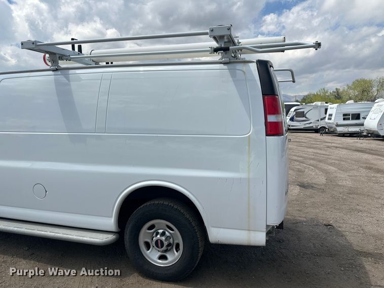 image for item YA3201 2016 GMC Savana G2500 van