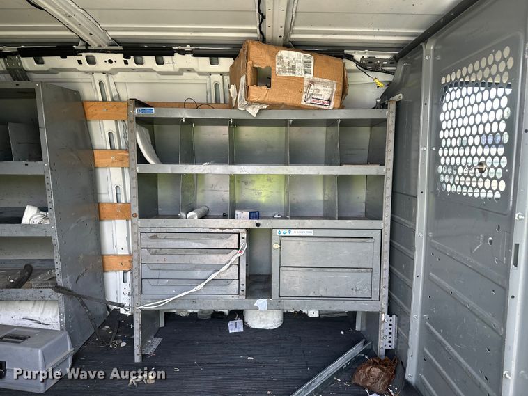 image for item YA3201 2016 GMC Savana G2500 van