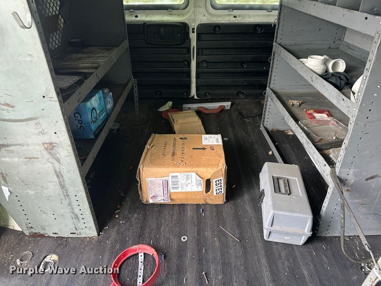 image for item YA3201 2016 GMC Savana G2500 van