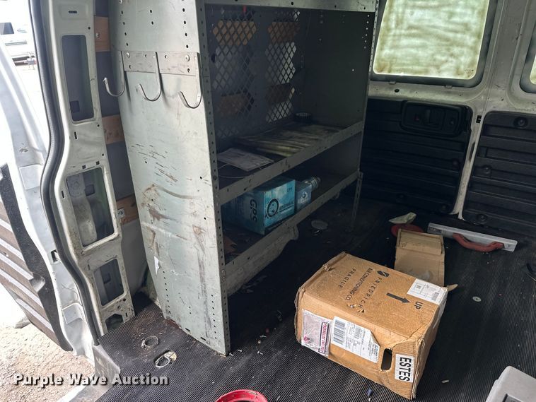 image for item YA3201 2016 GMC Savana G2500 van