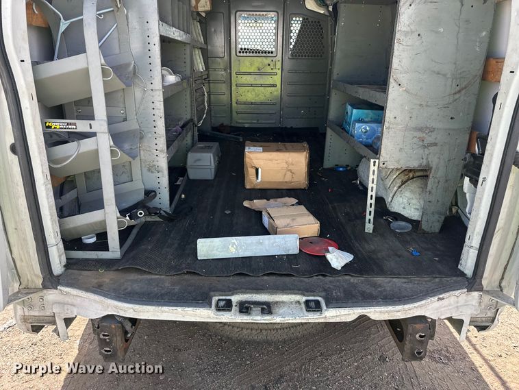 image for item YA3201 2016 GMC Savana G2500 van