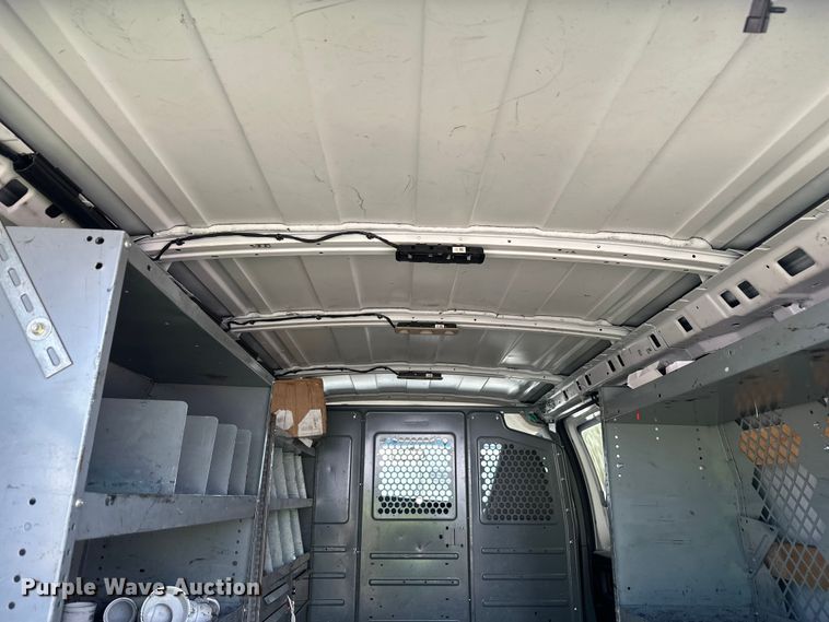 image for item YA3201 2016 GMC Savana G2500 van