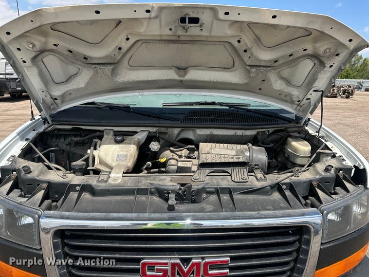 image for item YA3201 2016 GMC Savana G2500 van