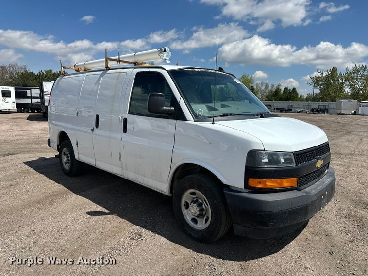 image for item YA3202 2020 Chevrolet Express 2500 van