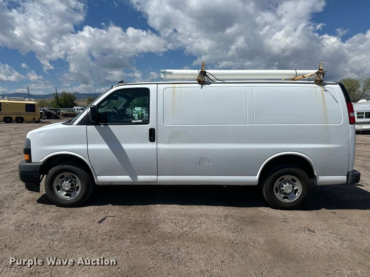 image for item YA3202 2020 Chevrolet Express 2500 van