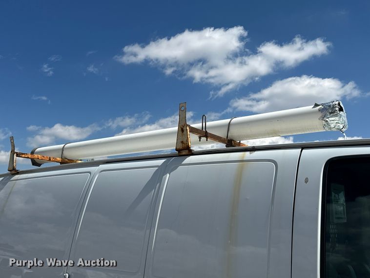 image for item YA3202 2020 Chevrolet Express 2500 van