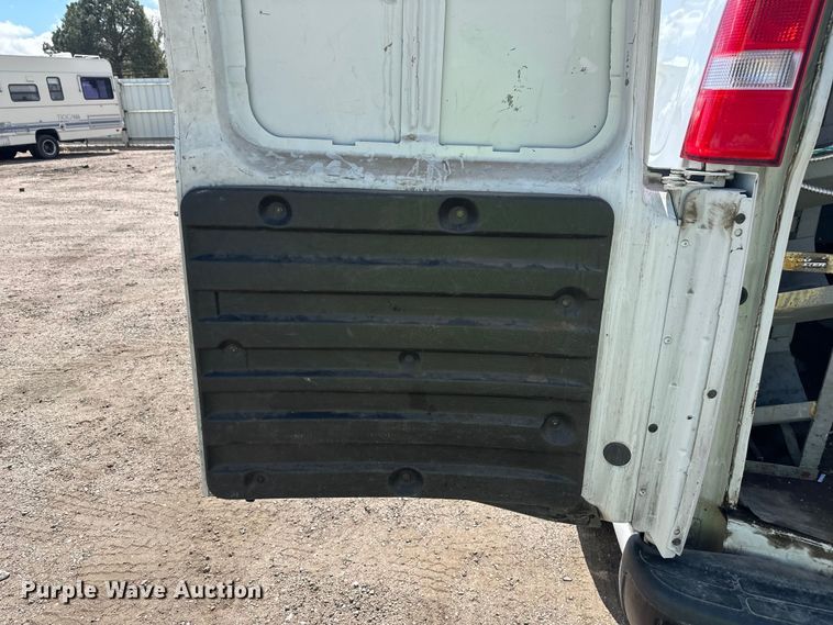 image for item YA3202 2020 Chevrolet Express 2500 van