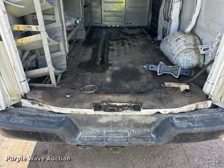 image for item YA3202 2020 Chevrolet Express 2500 van