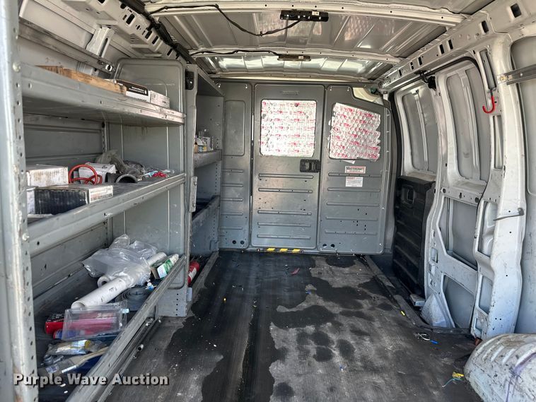 image for item YA3202 2020 Chevrolet Express 2500 van