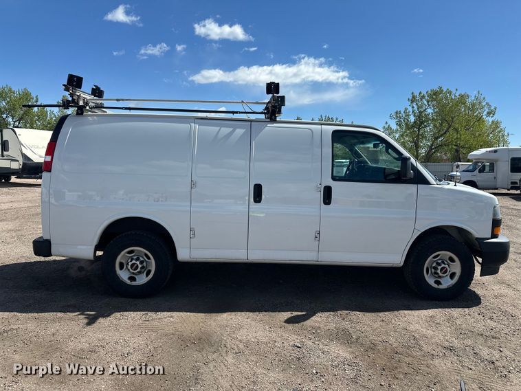 image for item YA3203 2020 GMC Savana G2500 van