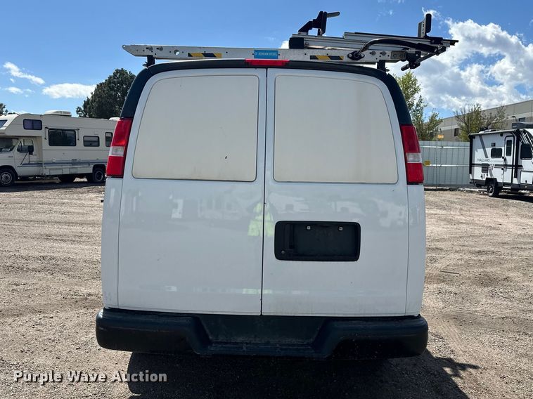 image for item YA3203 2020 GMC Savana G2500 van