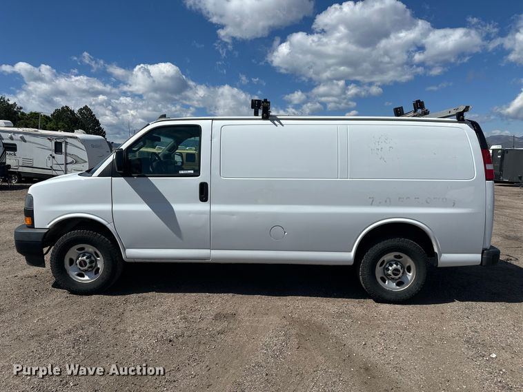image for item YA3203 2020 GMC Savana G2500 van