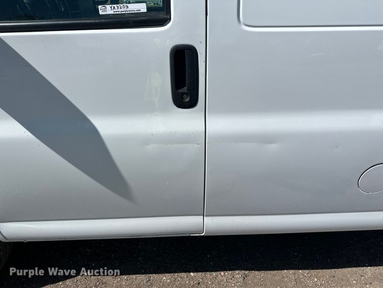 image for item YA3203 2020 GMC Savana G2500 van