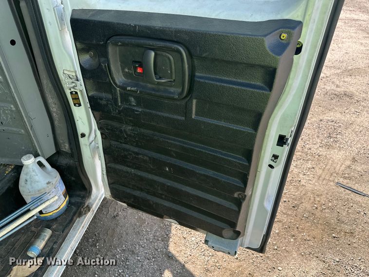 image for item YA3203 2020 GMC Savana G2500 van