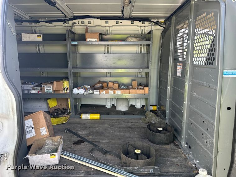 image for item YA3203 2020 GMC Savana G2500 van