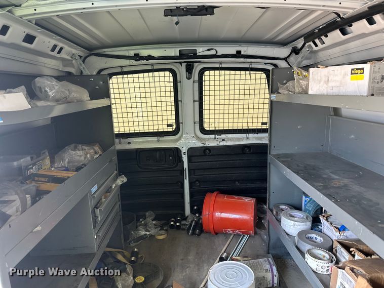 image for item YA3203 2020 GMC Savana G2500 van