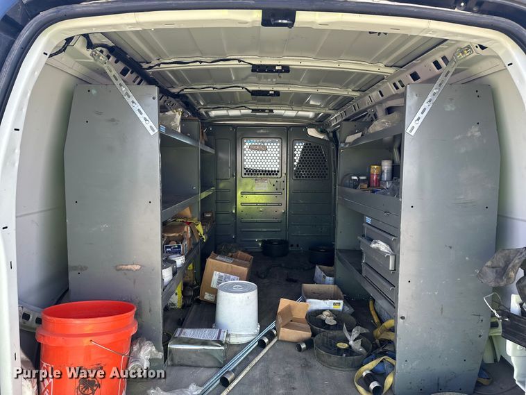 image for item YA3203 2020 GMC Savana G2500 van