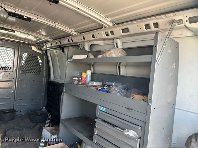 image for item YA3203 2020 GMC Savana G2500 van