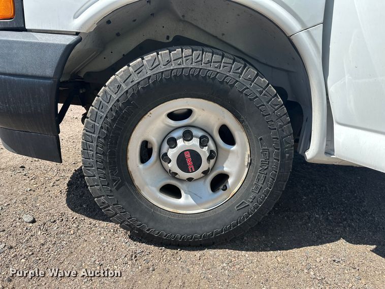 image for item YA3203 2020 GMC Savana G2500 van