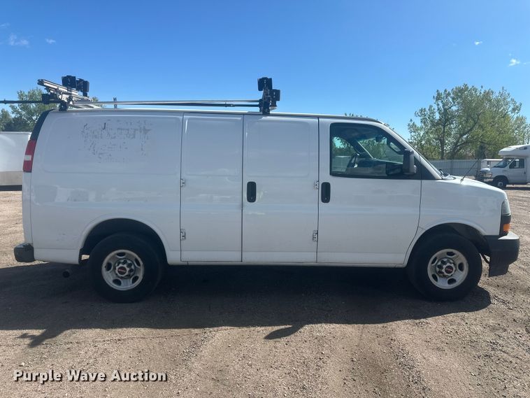 image for item YA3204 2018 GMC Savana G2500 van