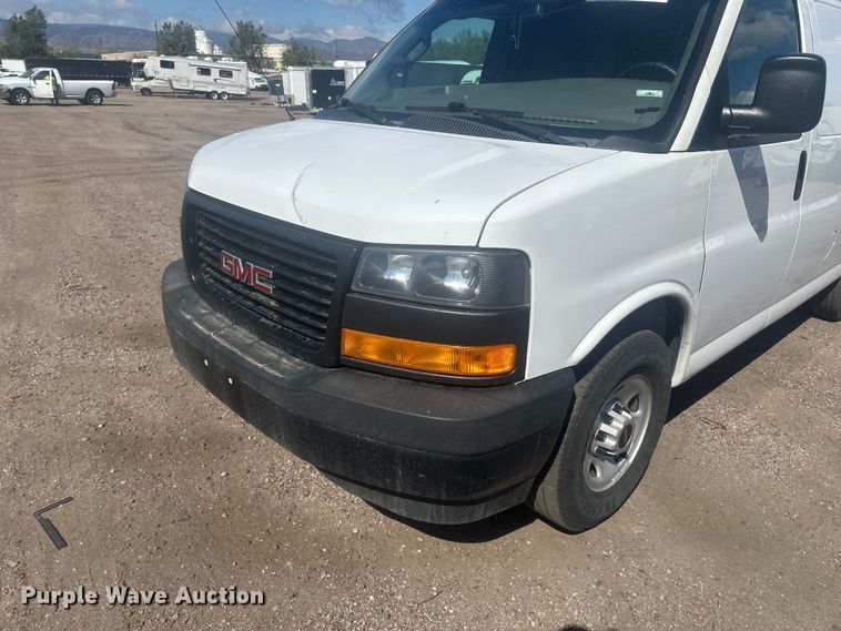 image for item YA3204 2018 GMC Savana G2500 van