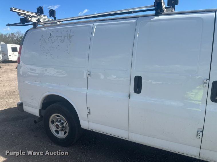 image for item YA3204 2018 GMC Savana G2500 van