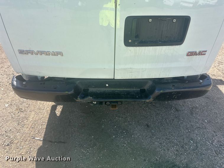 image for item YA3204 2018 GMC Savana G2500 van