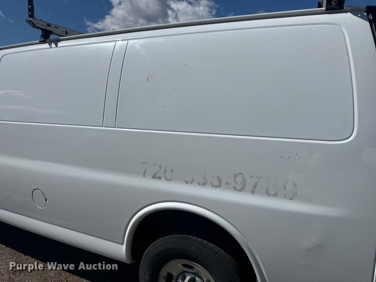 image for item YA3204 2018 GMC Savana G2500 van