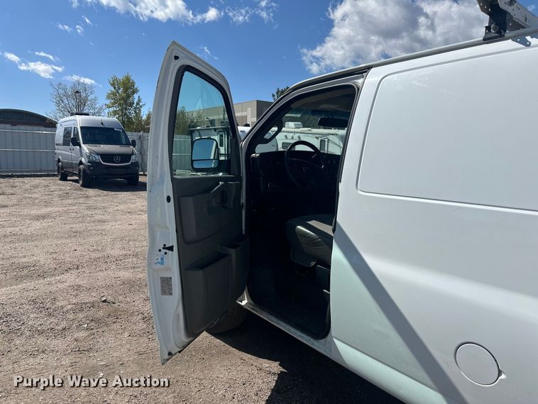 image for item YA3204 2018 GMC Savana G2500 van