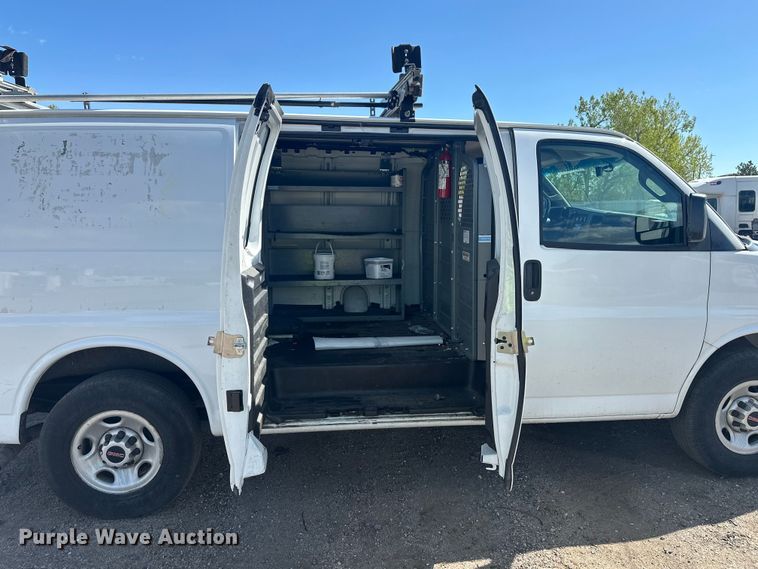 image for item YA3204 2018 GMC Savana G2500 van