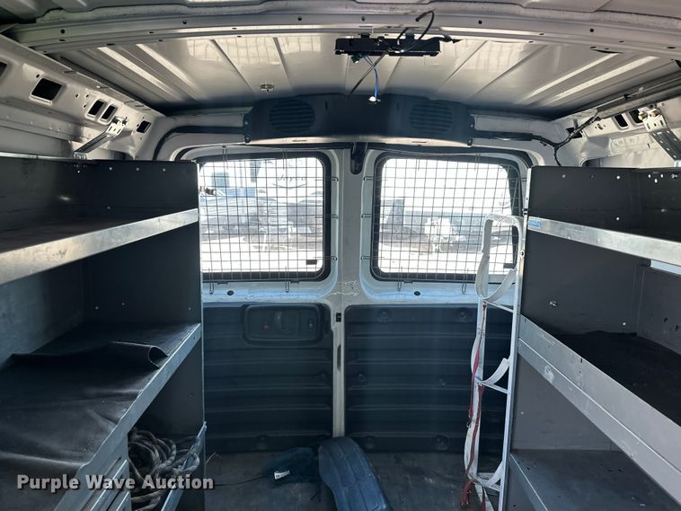 image for item YA3204 2018 GMC Savana G2500 van