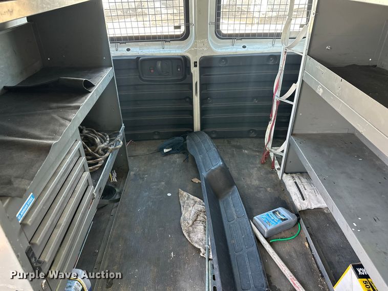 image for item YA3204 2018 GMC Savana G2500 van
