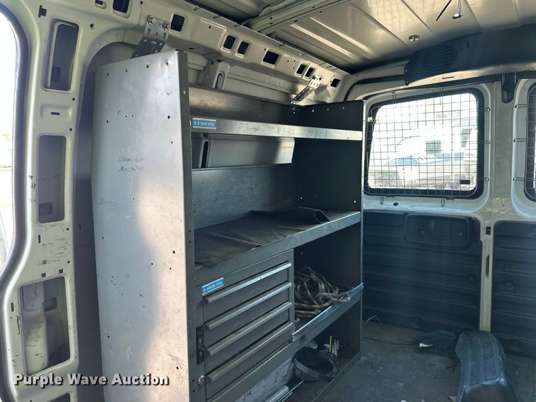 image for item YA3204 2018 GMC Savana G2500 van