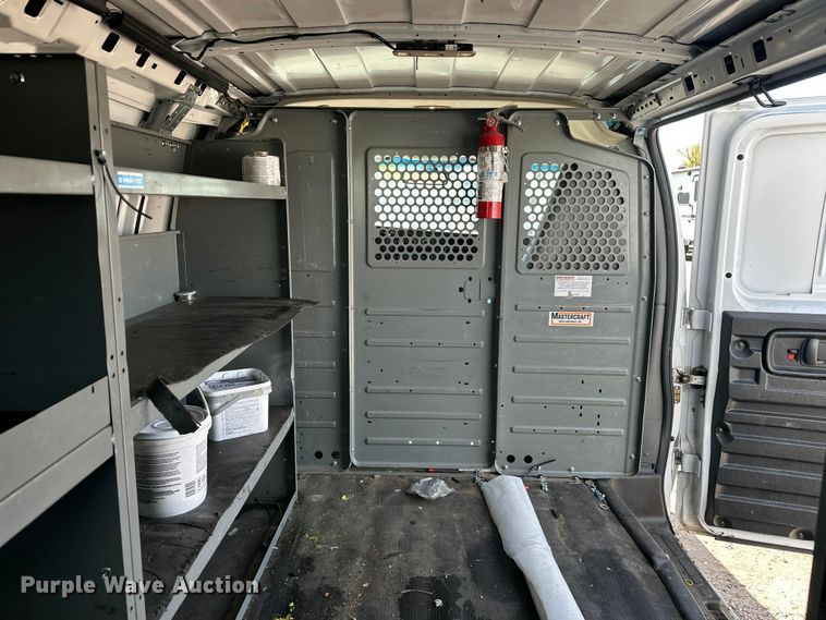 image for item YA3204 2018 GMC Savana G2500 van
