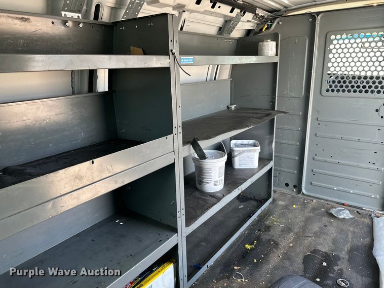 image for item YA3204 2018 GMC Savana G2500 van