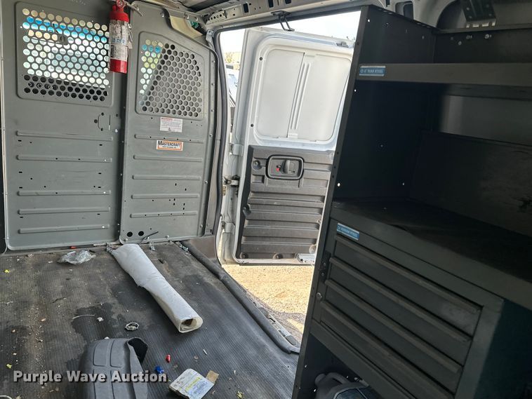 image for item YA3204 2018 GMC Savana G2500 van