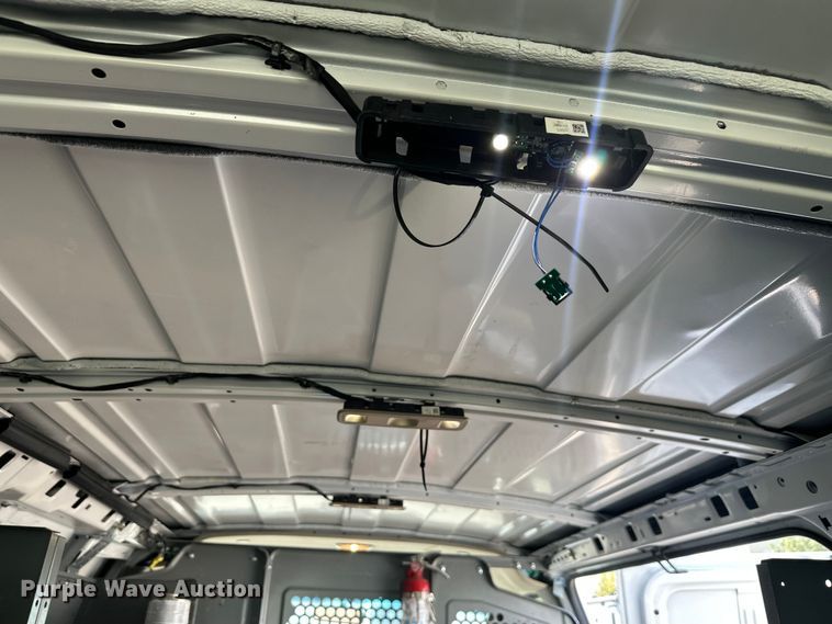image for item YA3204 2018 GMC Savana G2500 van
