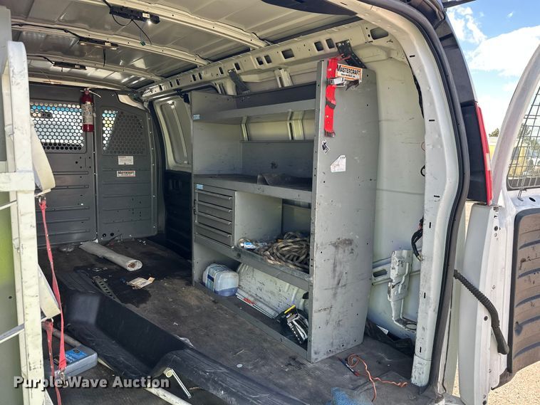 image for item YA3204 2018 GMC Savana G2500 van