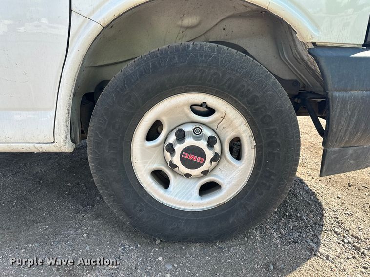 image for item YA3204 2018 GMC Savana G2500 van