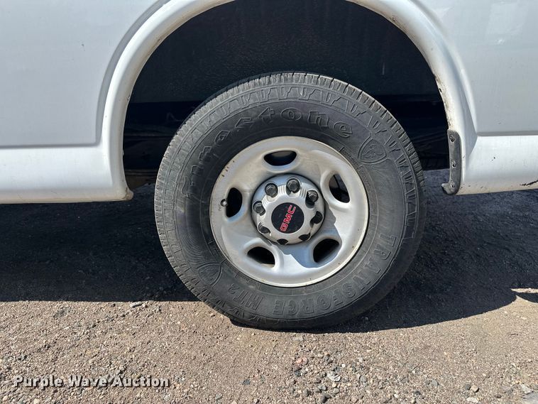 image for item YA3204 2018 GMC Savana G2500 van