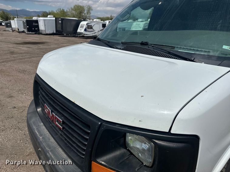 image for item YA3205 2015 GMC Savana G2500 van