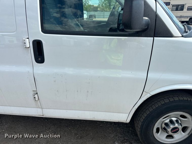 image for item YA3205 2015 GMC Savana G2500 van