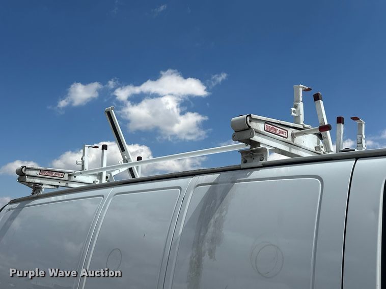 image for item YA3205 2015 GMC Savana G2500 van