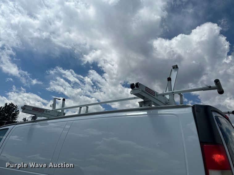 image for item YA3205 2015 GMC Savana G2500 van
