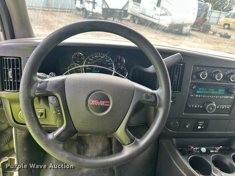image for item YA3205 2015 GMC Savana G2500 van