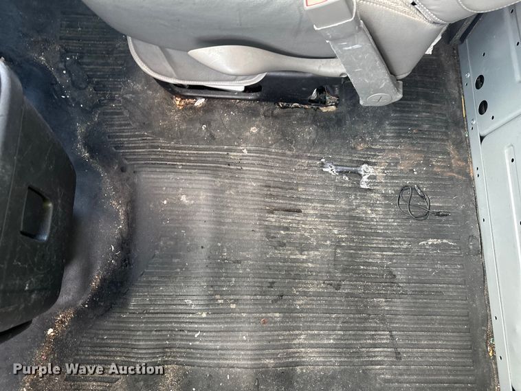 image for item YA3205 2015 GMC Savana G2500 van